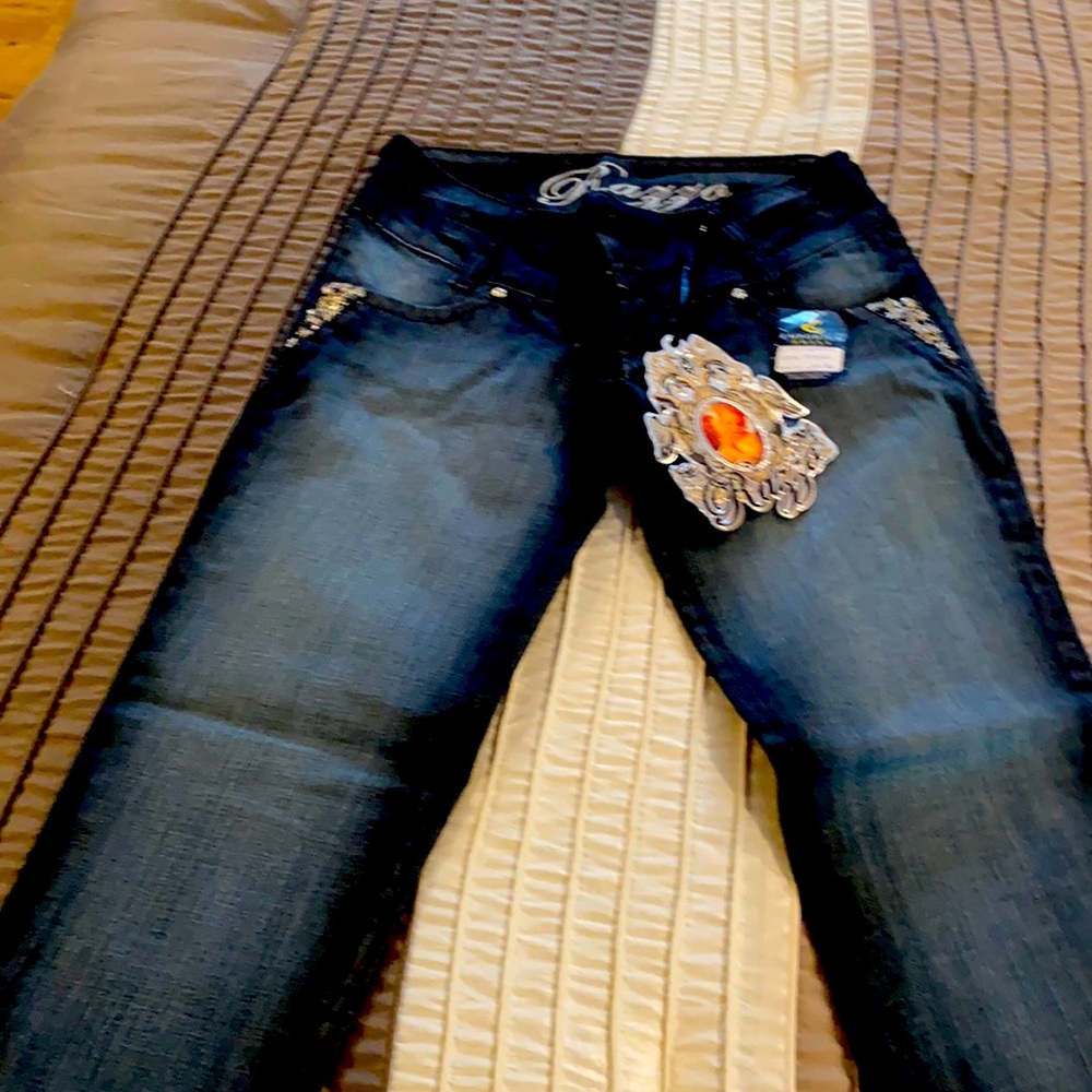 Razão jeans never used